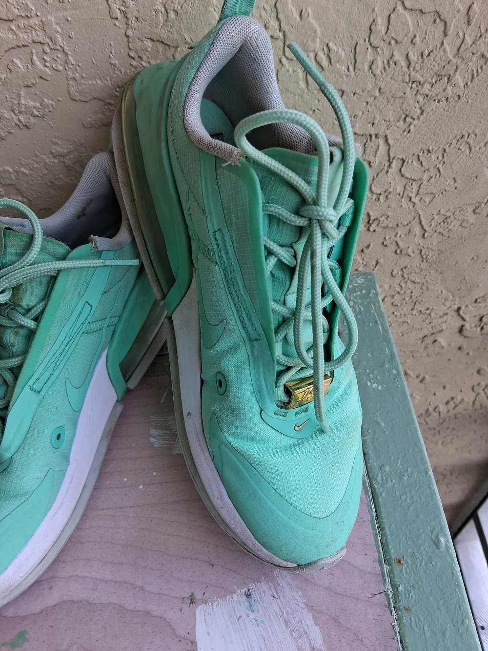 Nike Women’s Mint Green Low-Top Athletic Sneakers